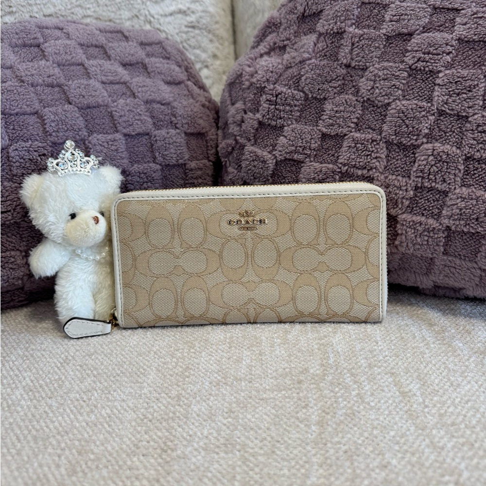 Coach Tan Signature Zip Wallet